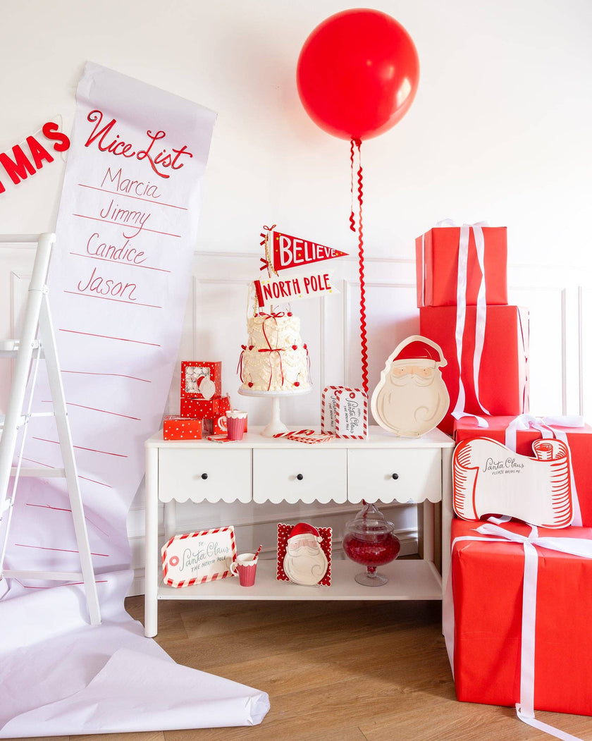 Large Red Star Plates - 8CT