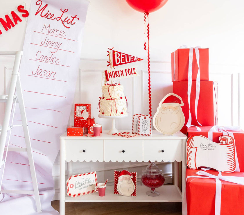 Large Red Star Plates - 8CT