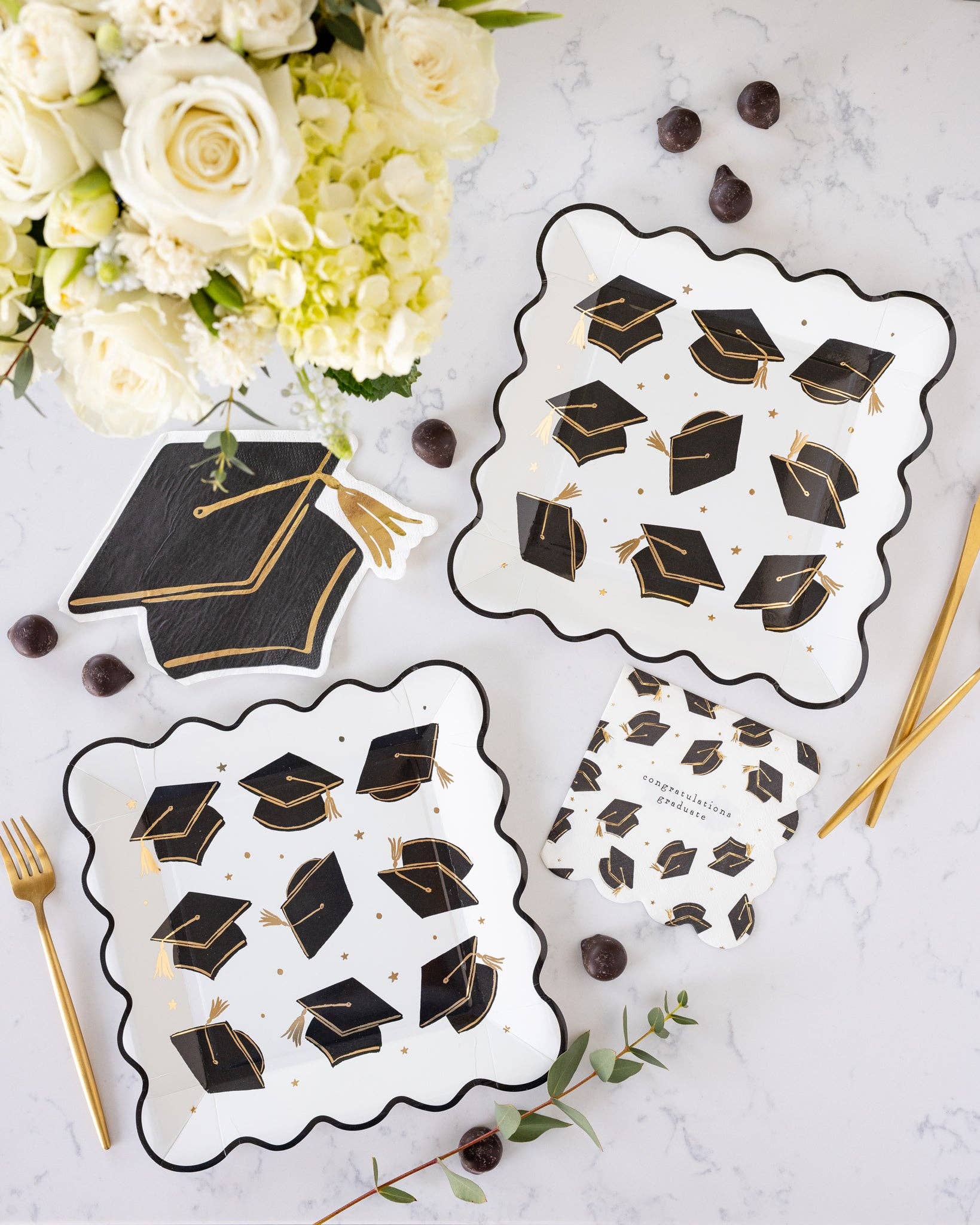Grad Hat Scatter Plate - 8CT