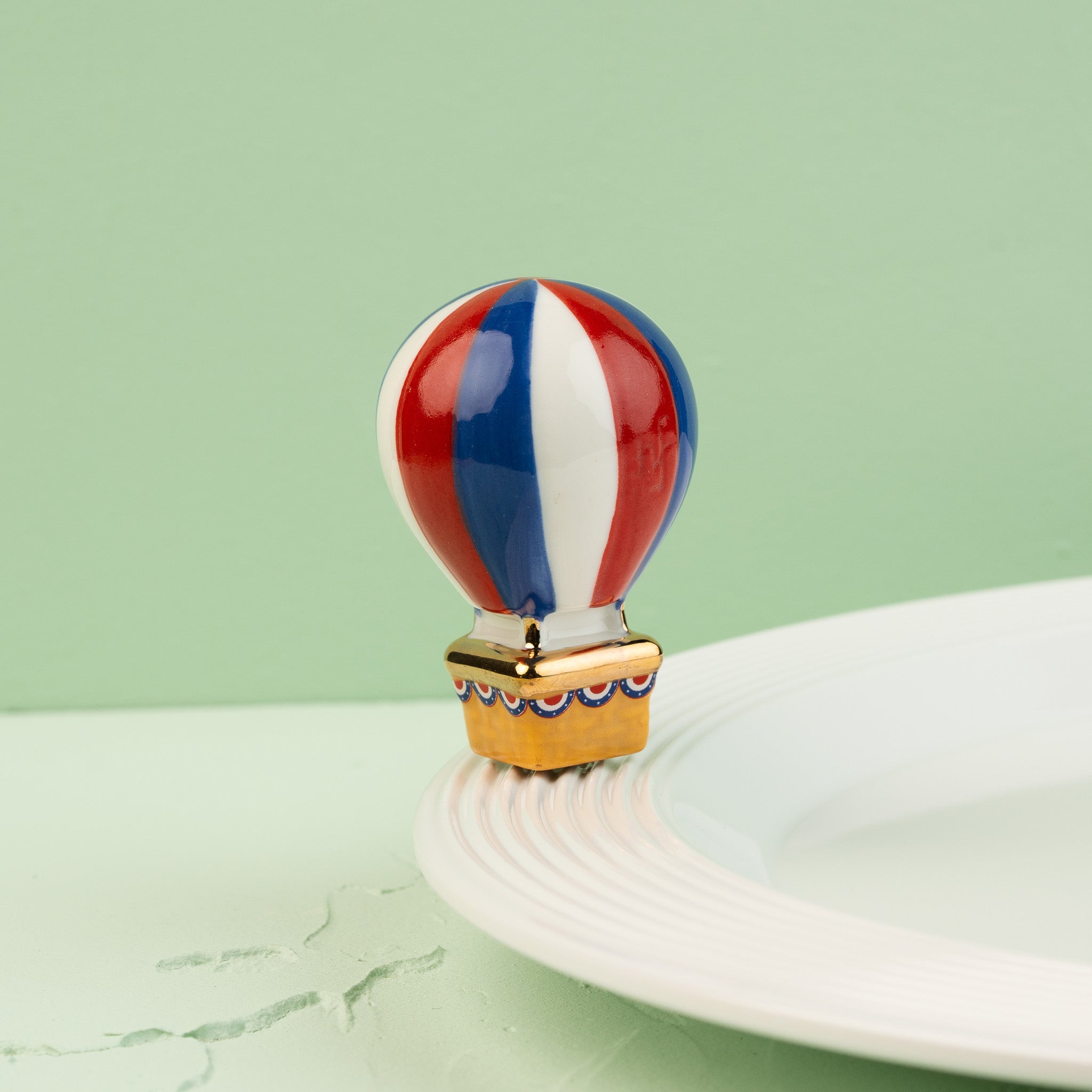 Red, White and Balloon Mini