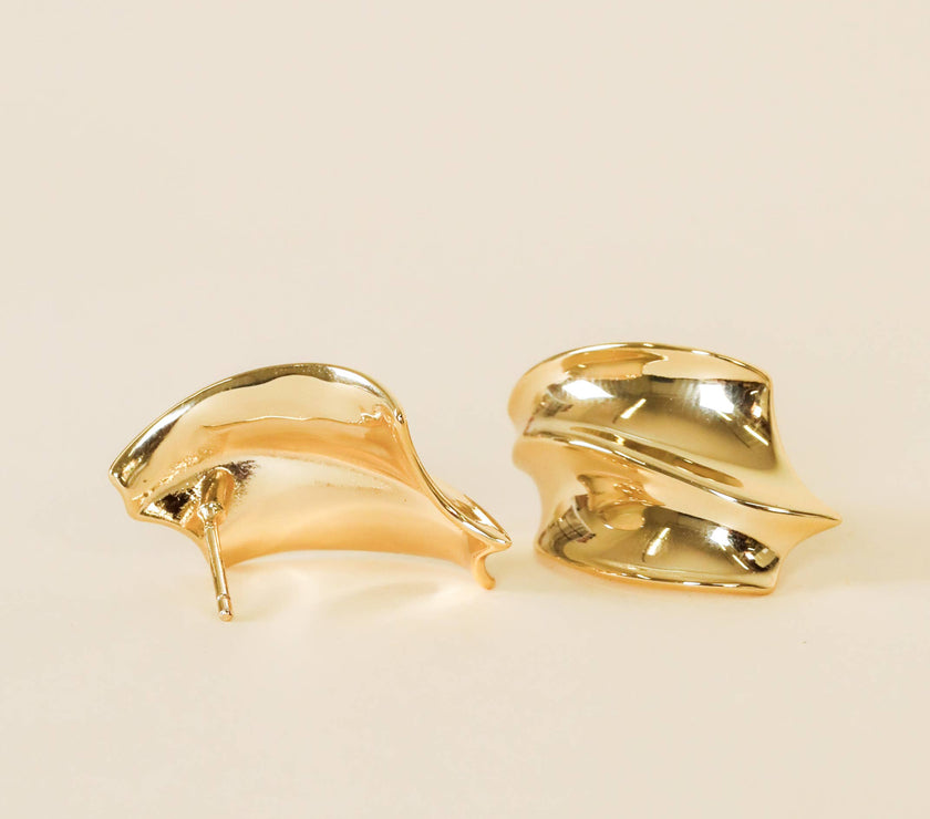 Bold Wave - Gold Earrings